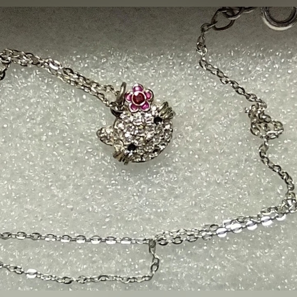 Hello Kitty Crystal Pendant - Picture 14 of 14
